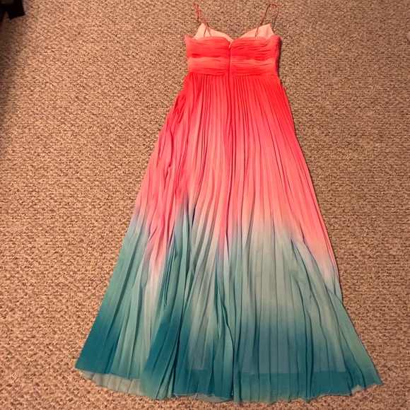 Amur Emmett Pleated Ombré Gown size 6 - Picture 4 of 5